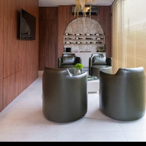 A calm clinic waiting lounge (sample photo)