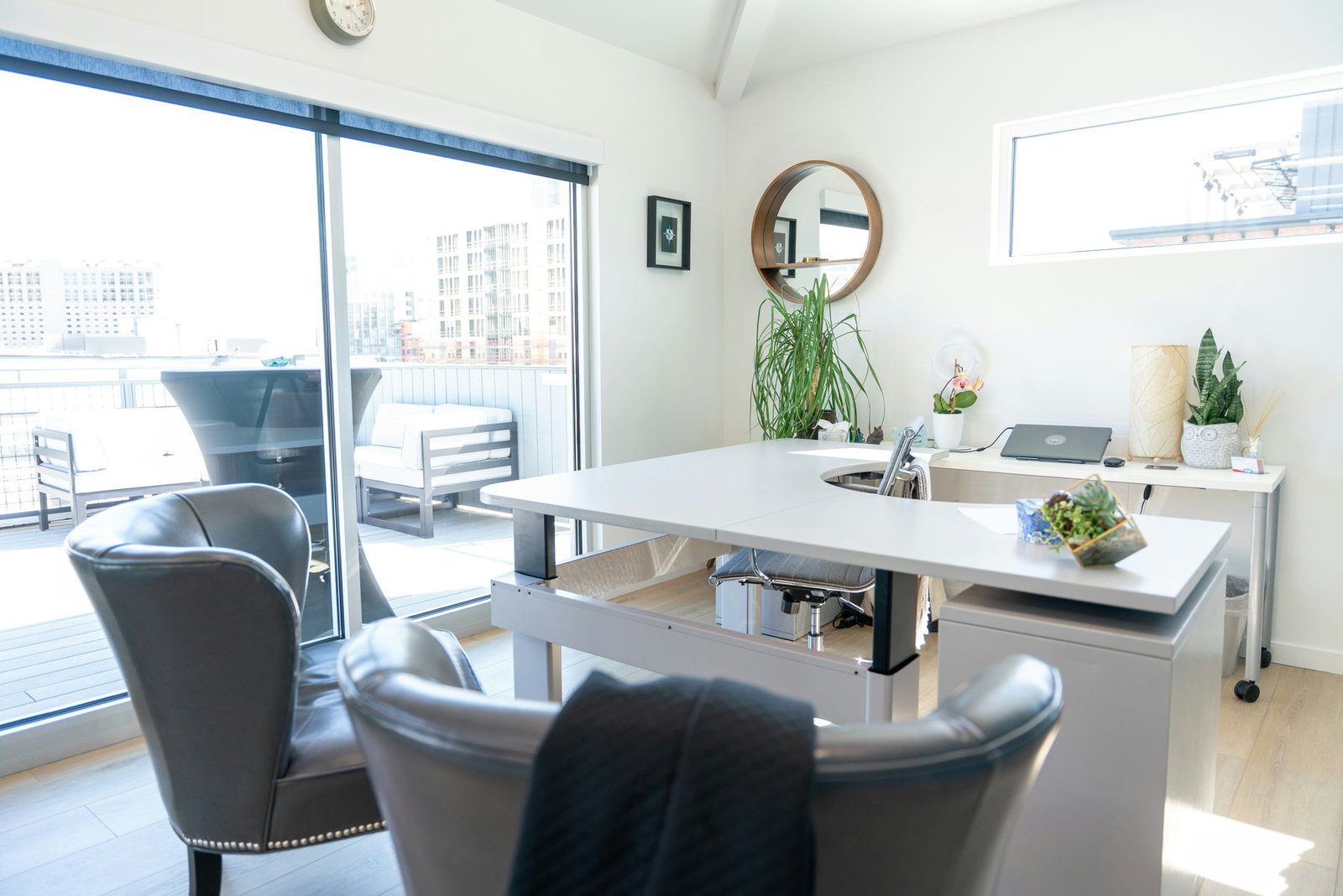 Consultation room at SKIN THEORY